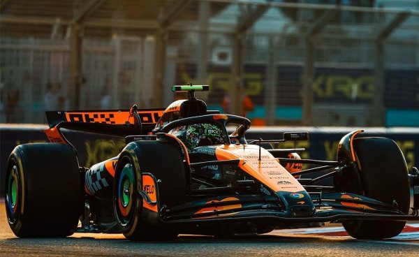 (image for) McLaren MCL38 McLaren #4 - Lando Norris - Winner, 2024 Abu Dhabi GP