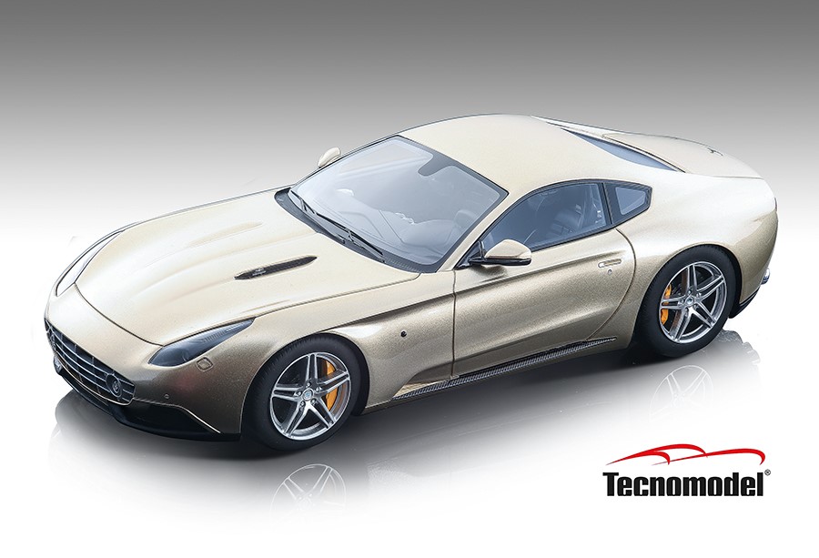 (image for) Touring Superleggera Berlinetta Lusso - Light Metallic Gold 2015